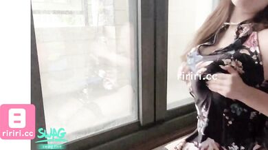 我爱巨乳台妹！SWAG肉弹御姐天花板『dorisbebe』夸张H罩杯美艳爆乳手感堪比揉白面团骚得不行 (14)